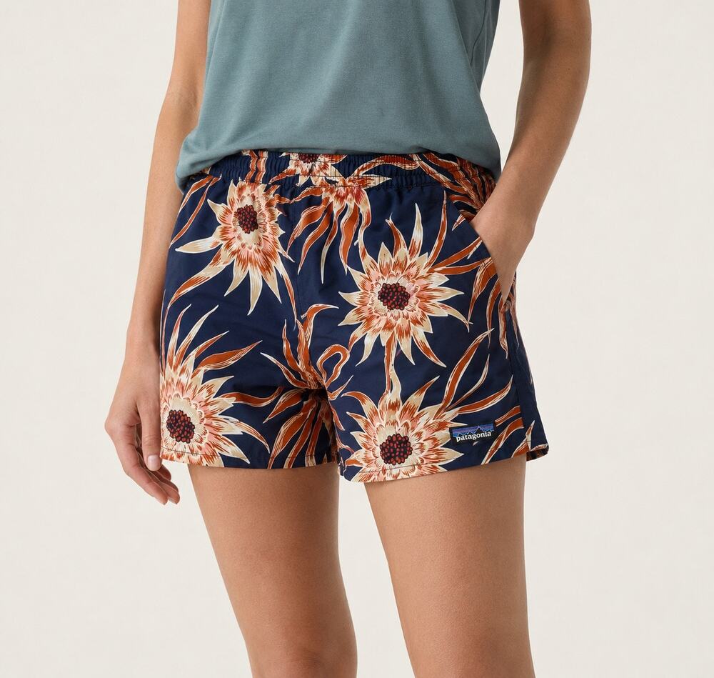 Patagonia Baggies 5” Shorts Cereus Flower Navy Floral 57058 Women’s Med Pockets